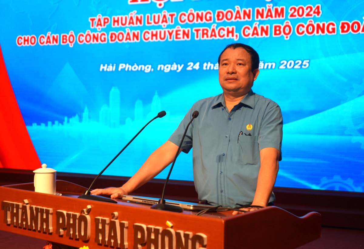 The Chairman of the Hai Phong City Labor Federation opened the conference to welcome the establishment of the Trade Union in 2024. Photo: Mai Dung