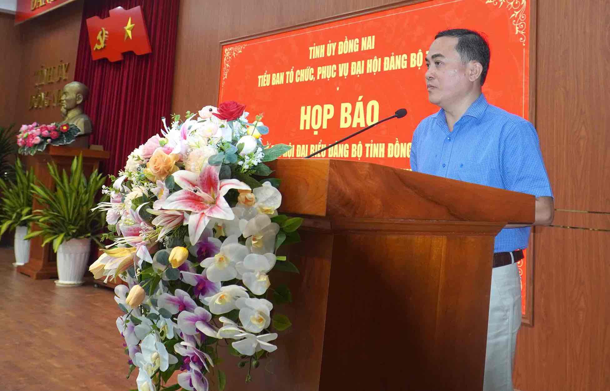 Ong Le Truong Son, Uy vien Ban thuong vu Tinh uy, Pho Chu tich UBND tinh Dong Nai phat bieu tai buoi hop bao. Anh: HAC