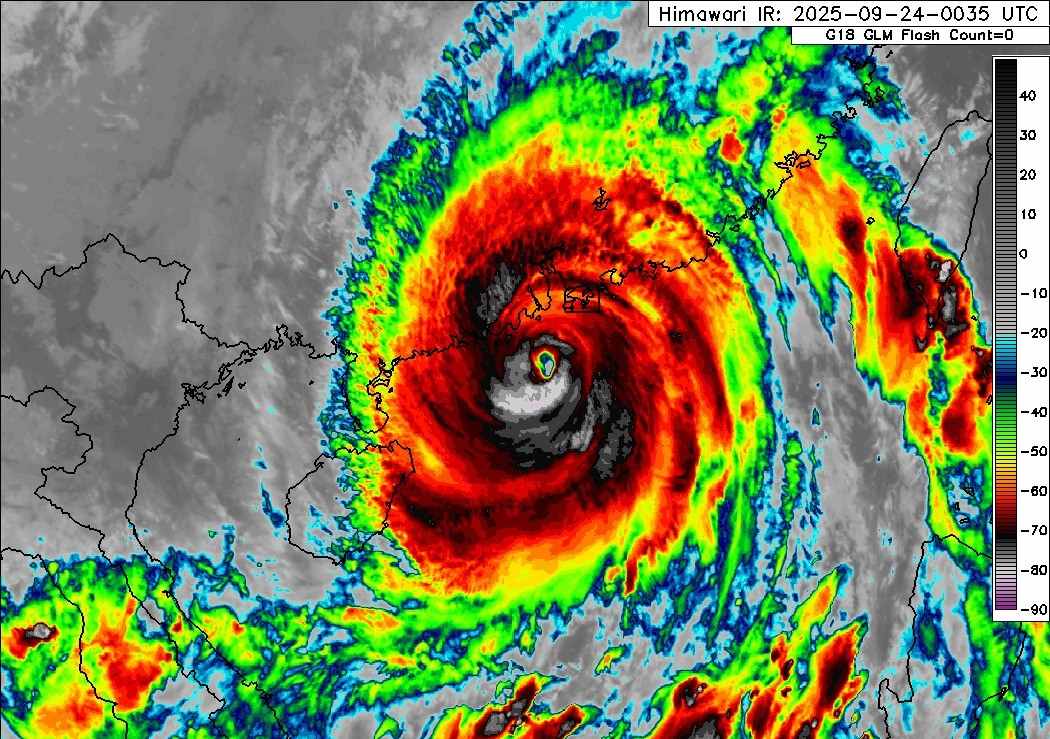 Bão số 9 Ragasa đang trong quá trình thay thế thành mắt bão. Ảnh: Weathererds