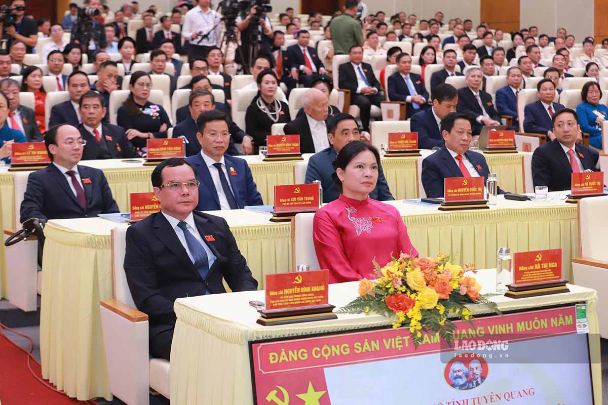 Lanh dao UBTU MTTQ Viet Nam du Dai hoi. Anh: PV.
