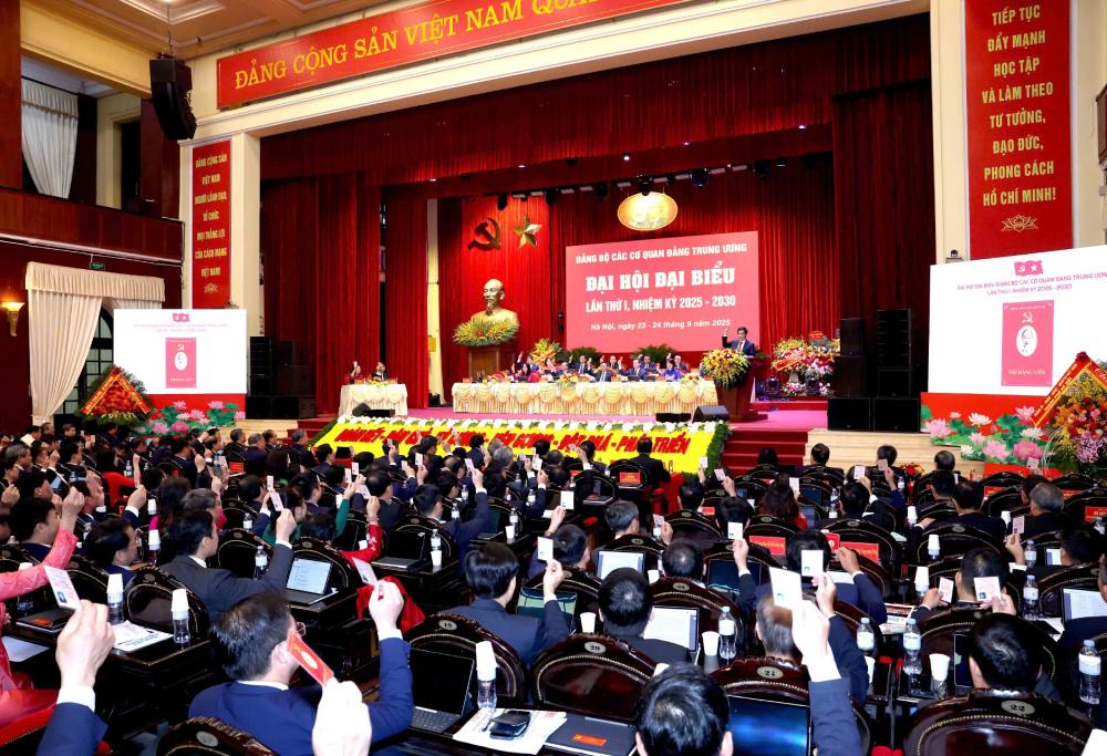Dai hoi dai bieu Dang bo cac Co quan Dang Trung uong lan thu nhat, nhiem ky 2025-2030 dien ra trong the tai Ha Noi. Anh: Hai Nguyen 