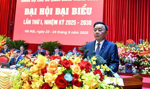 Ủy viên Bộ Chính trị, Thường trực Ban Bí thư, Bí thư Đảng ủy các cơ quan Đảng Trung ương Trần Cẩm Tú trình bày diễn văn khai mạc Đại hội. Ảnh: Hải Nguyễn