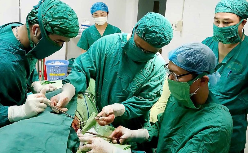 The Ha Tinh Department of Health proposes to merge the Provincial Cadre Health Care Protection Center into a department of the Provincial Hospital or into a public service unit under the Provincial Hospital. Photo: Tran Tuan.
