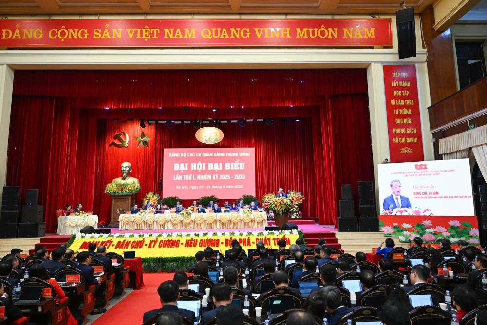 Dai hoi dai bieu Dang bo cac Co quan Dang Trung uong lan thu nhat, nhiem ky 2025-2030 dien ra trong the tai Ha Noi. Anh: Hai Nguyen 