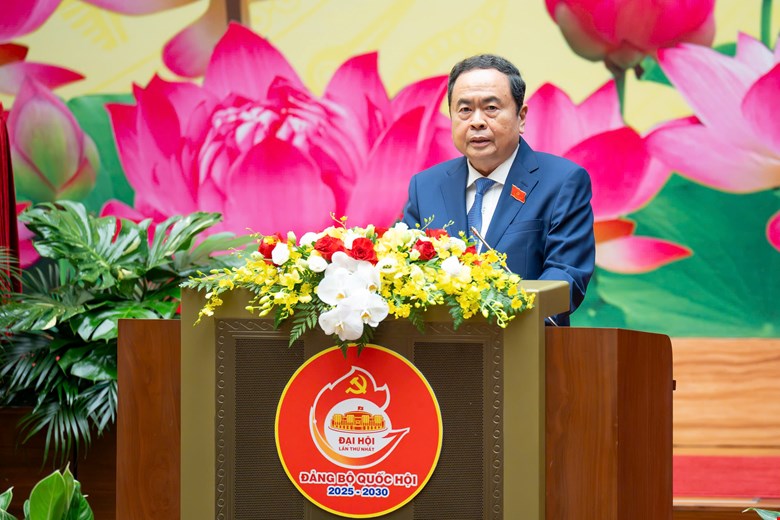 Politburo member and National Assembly Chairman Tran Thanh Man stated that personnel work is the "key of the key". Photo: Quochoi.vn