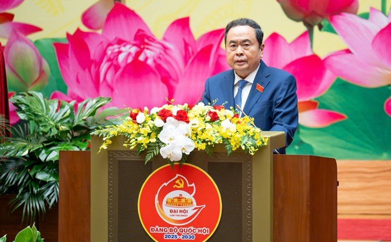 Politburo member and National Assembly Chairman Tran Thanh Man stated that personnel work is the "key of the key". Photo: Quochoi.vn