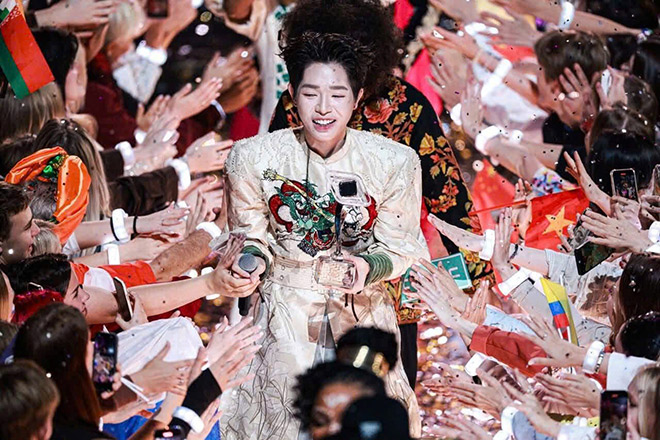 Duc Phuc was happy in the Intervision 2025 competition held in Russia. Photo: Character provided