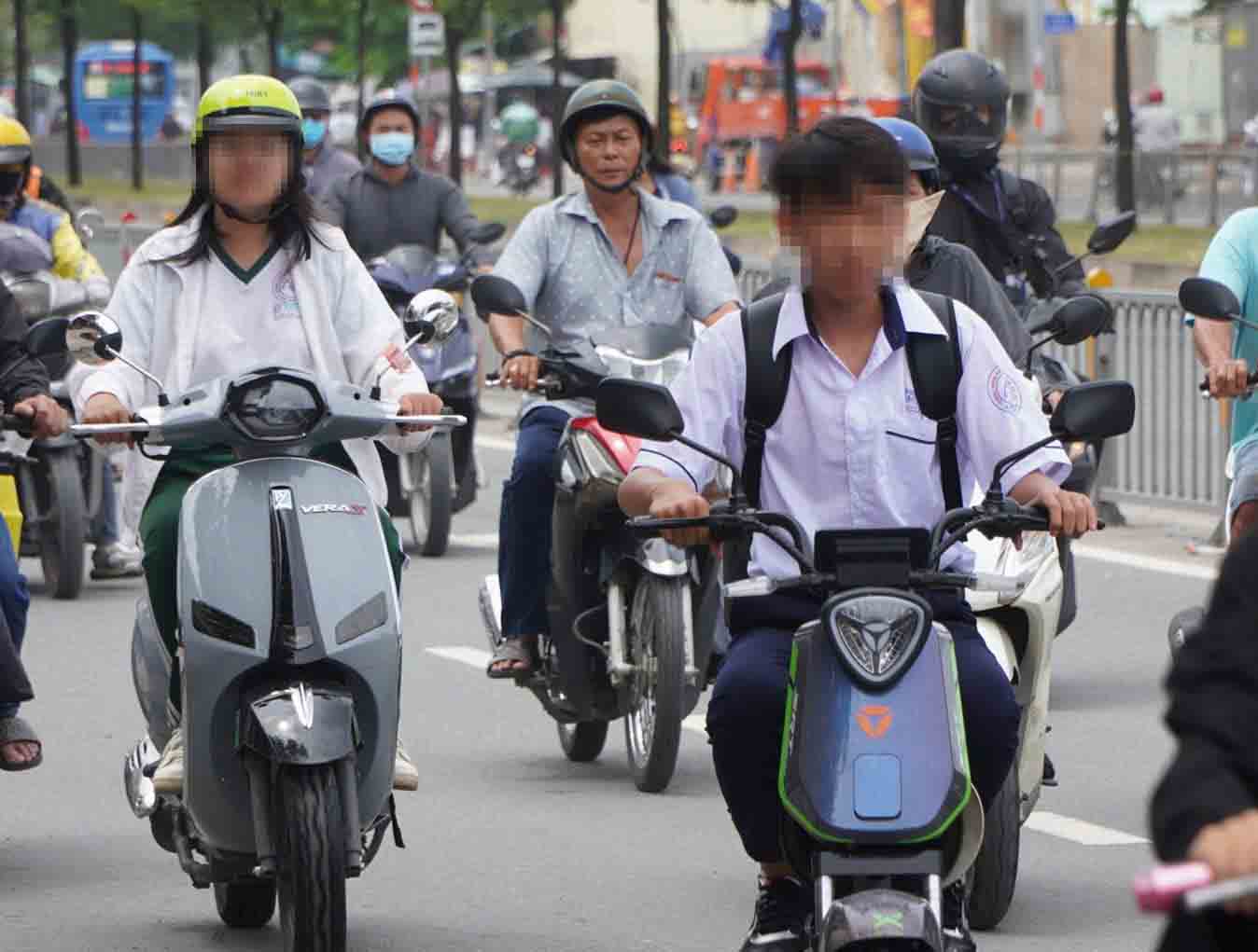 Anh: Chan Phuc