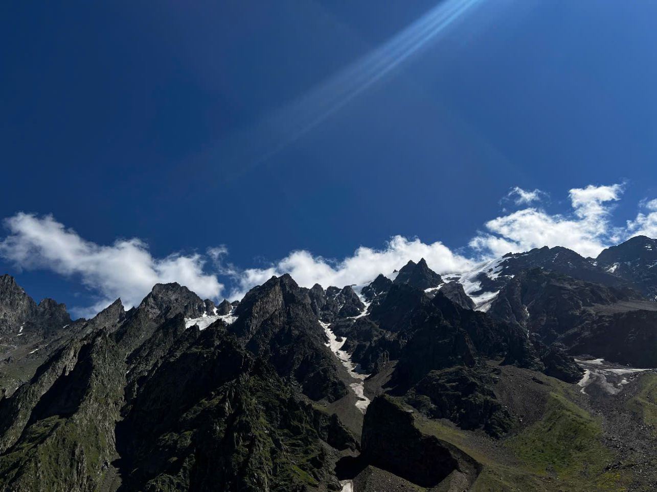 Beautiful mountain scenery in the Russian Caucus. Photo: Thuy An