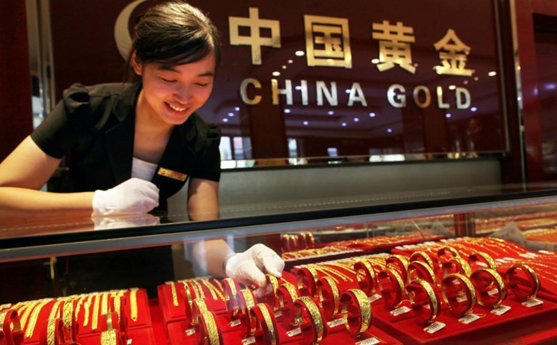 World gold prices as well as domestic gold prices in China have continuously increased. Photo: Xinhua