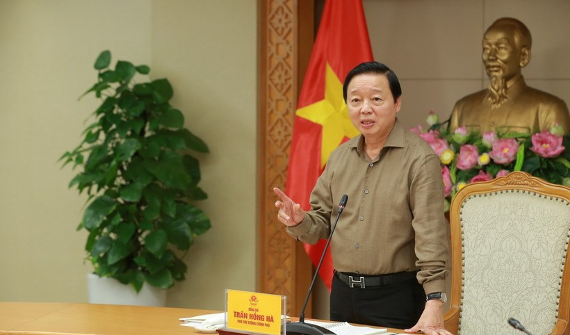 쩐홍하 부총리는 경제 발전과 지속 가능한 빈곤 감소의 연계를 강조했습니다. 사진: 팜동