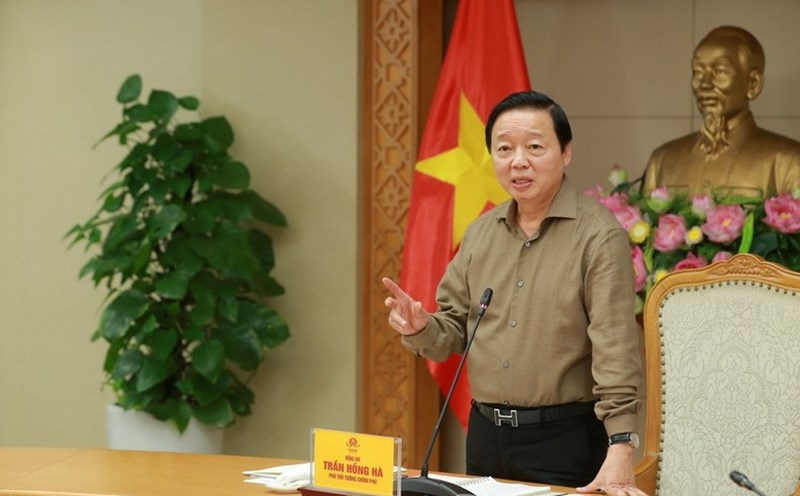 Deputy Prime Minister Tran Hong Ha emphasized the need to link economic development with sustainable poverty reduction. Photo: Pham Dong