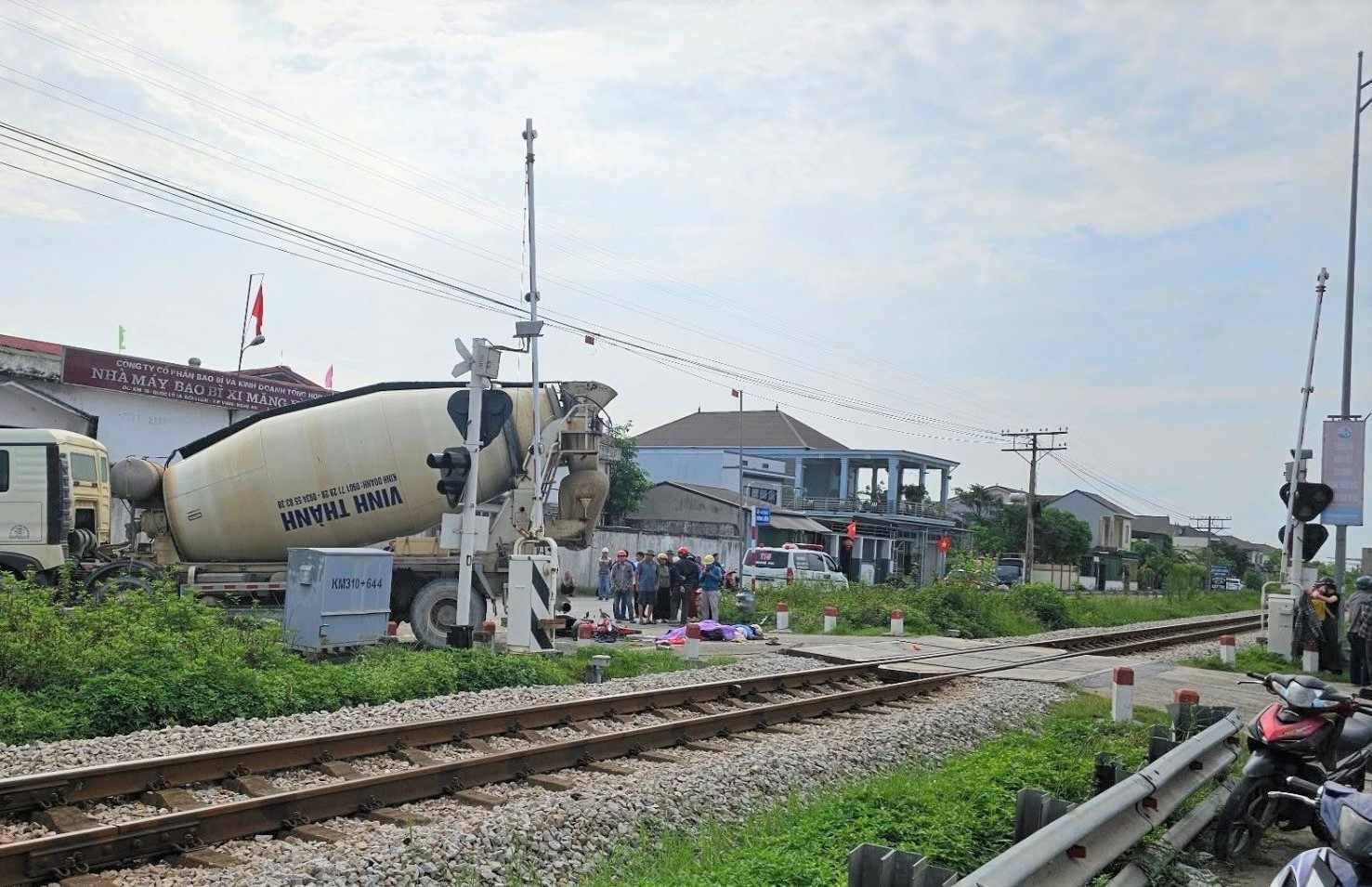The scene of the collision between a tanker truck and a motorbike that killed two women. Photo: Ngoc Anh