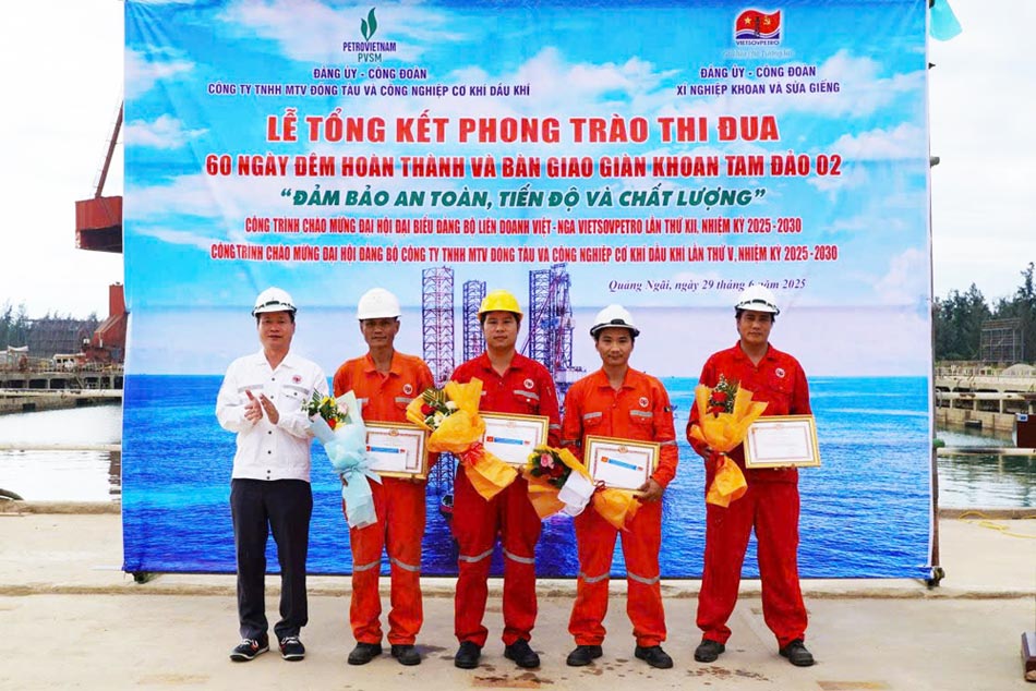 El Sindicato de Petrovietnam lanza e implementa eficazmente el movimiento de promocion en los miembros del sindicato y los trabajadores. Foto: Hien Khanh