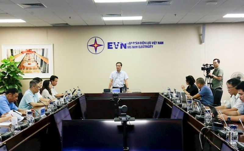 The software training course on Organization and Organization Management of the Sanitation Safety Network - Module of the SMIS System is organized by the Vietnam Electricity Trade Union. Photo: Dac Cuong