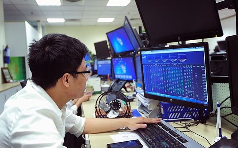 Securities recovered thanks to support from banking stocks. Photo: Le Toan