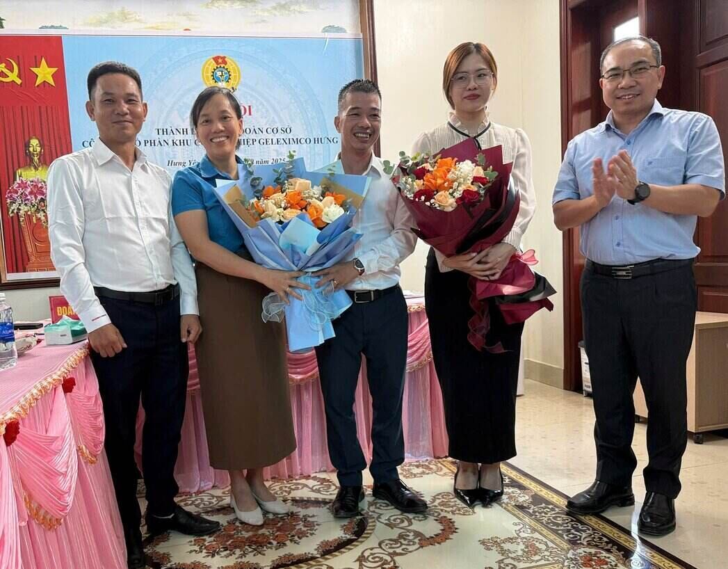 New union member admission ceremony at Geleximco Hung Phu Industrial Park Joint Stock Company. Photo: Hung Yen Trade Union