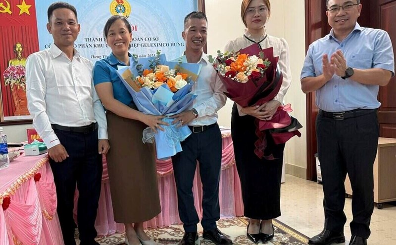 New union member admission ceremony at Geleximco Hung Phu Industrial Park Joint Stock Company. Photo: Hung Yen Trade Union