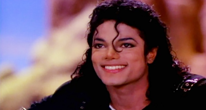 MVのマイケルジャクソン。写真：MV「愛は決して気持ちがいい」