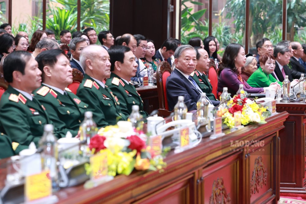 Tong Bi thu To Lam va cac dai bieu du Dai hoi. Anh: Hai Nguyen