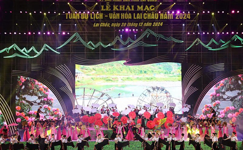 Art program to celebrate "Lai Chau Tourism - Culture Week" in 2024. Photo: Lai Chau Provincial People's Committee