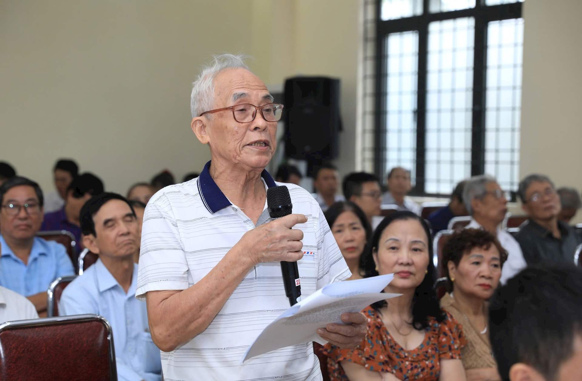 Cu tri phuong Tay Mo kien nghi ve van de sach giao khoa, gia dien tang cao dot bien. Anh: Hai Le