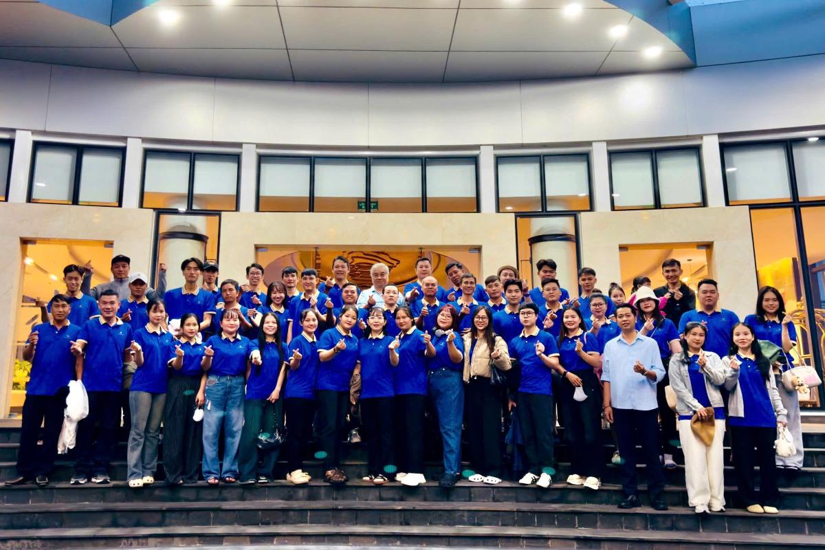 Union members and workers participated in a 3-day, 2-night trip to Da Lat. Photo: Trade Union