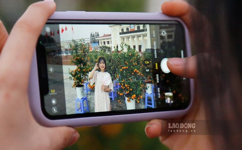 The iPhone 2027 will have a significant transformation in design and display experience, symbolizing the journey of two decades of development. Photo: Quang Dat