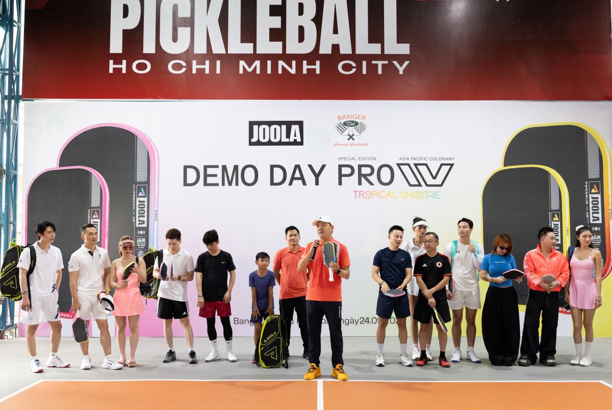 Joola Vietnam representative shared at the launch event of the limited edition Pro IV Vietnam Edition pickleball racket. Photo: Tai Nguyen