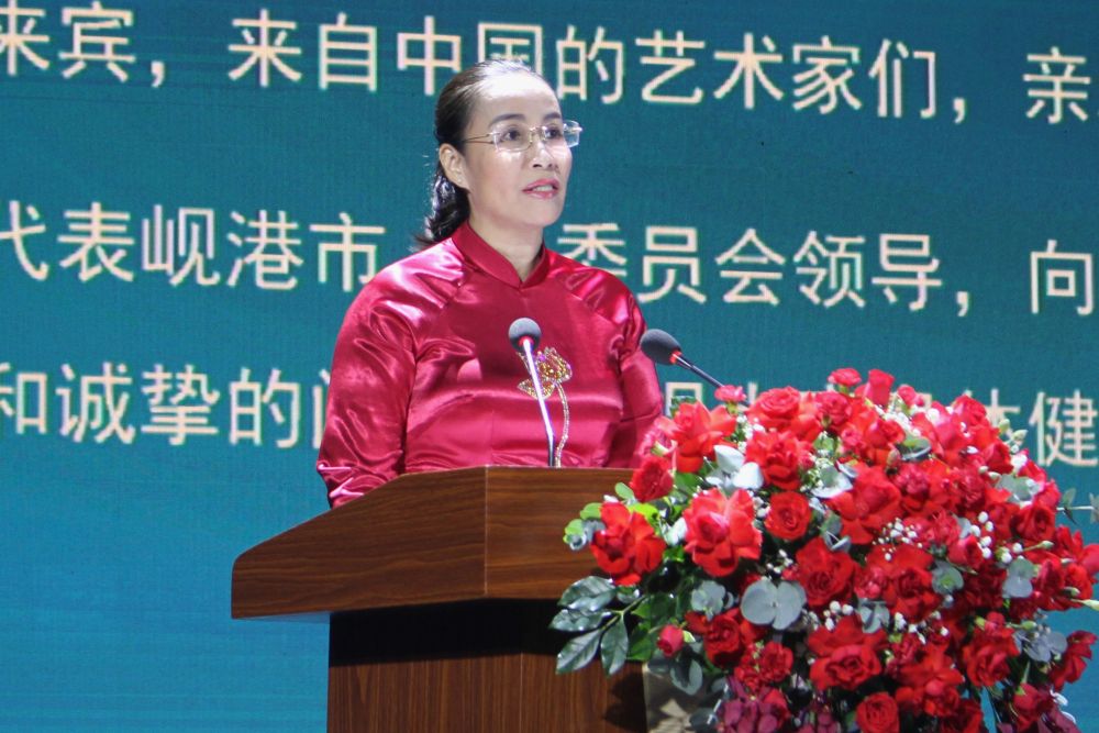 Ba Nguyen Thi Anh Thi - Pho Chu tich UBND TP Da Nang phat bieu tai chuong trinh. Anh: Thanh Huyen