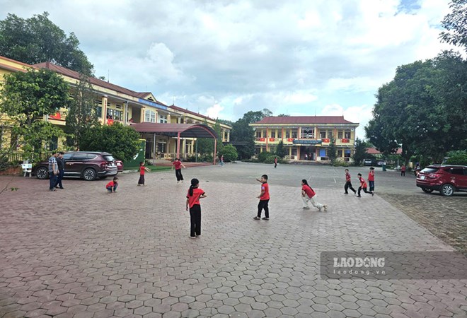 Trường học ở Lào Cai họp, chấn chỉnh các khoản thu - chi sau phản ánh