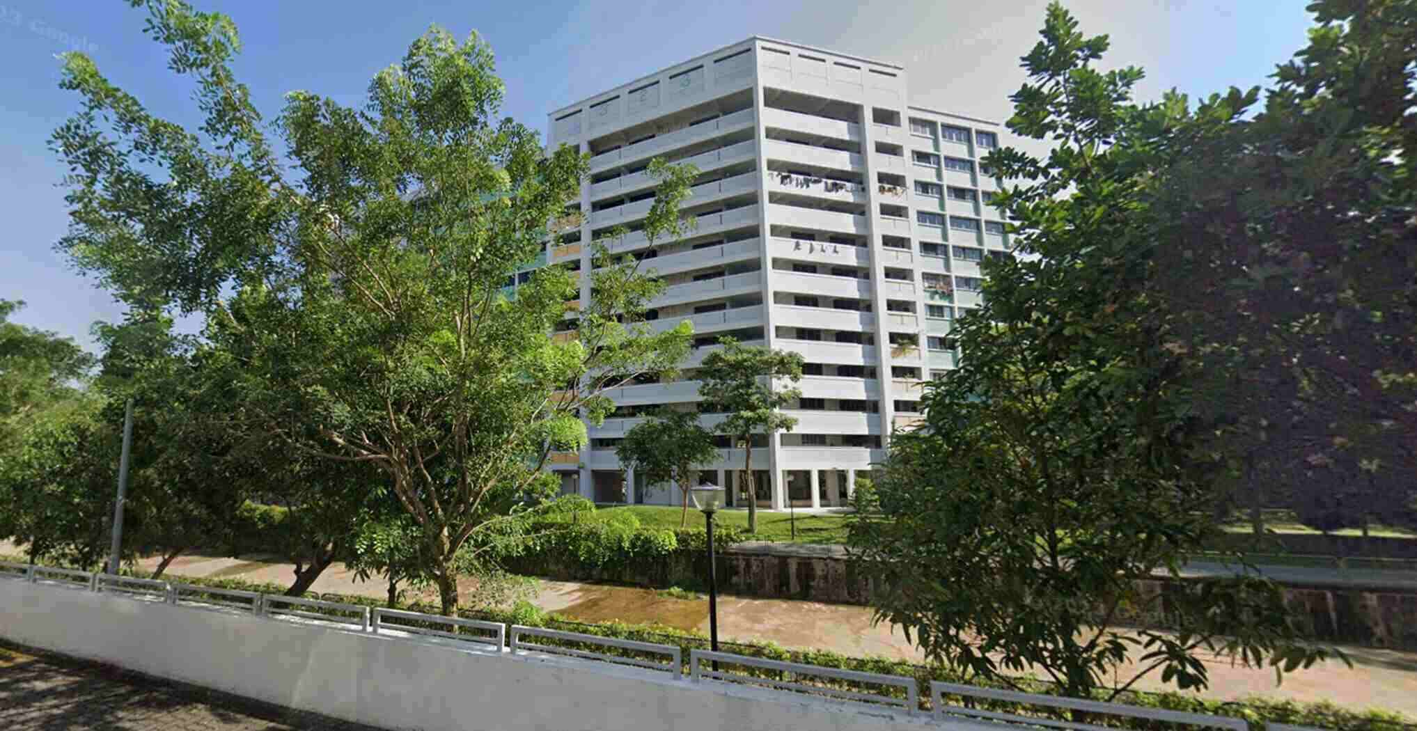 Image of Block 323 Yishun Central, Singapore - where the Vietnamese couple was stabbed by neighbors. Source: Google Maps