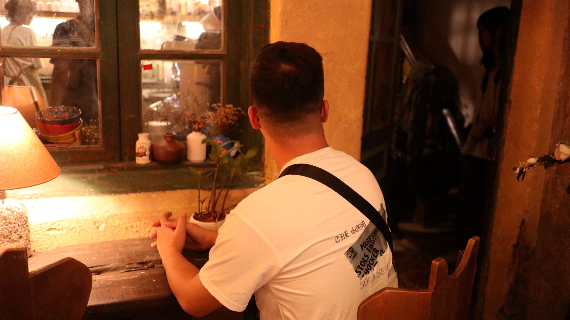 The Hanoi boy who was beaten by a group of people for no reason is still haunted. Photo: Huyen Trang