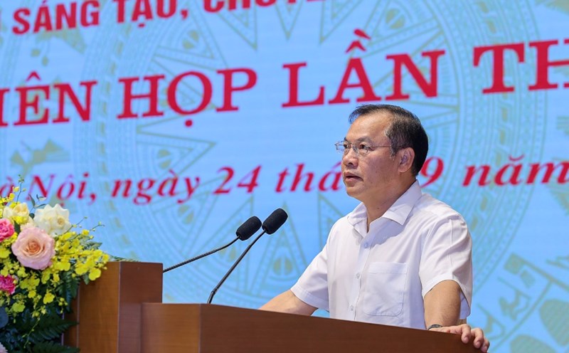 Senior Lieutenant General Nguyen Van Long - Deputy Minister of Public Security said that the completion of locking down mobile subscribers with unidentified owners in September 2025. Photo: Nhat Bac