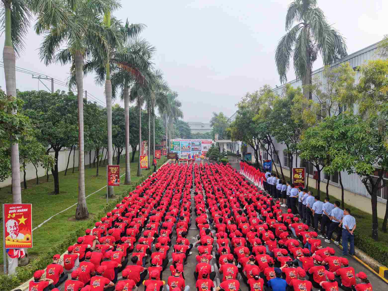 Khong gian nha may tung buoc duoc xay dung sach hon, dep hon va tien ich nhieu hon cho nguoi lao dong. Anh: Dinh Trong