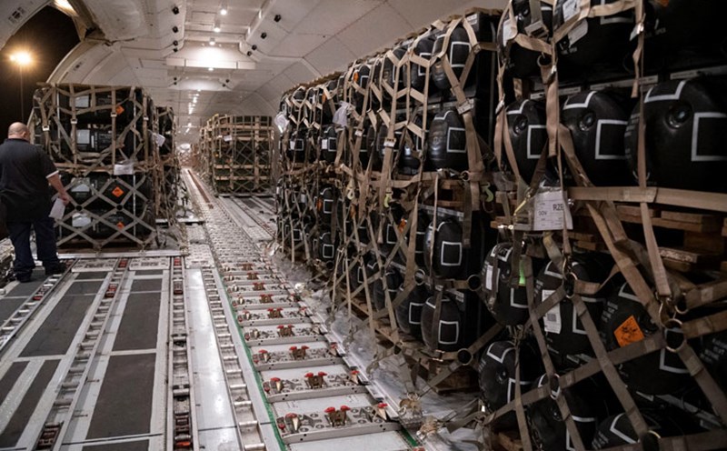 The US arms aid shipment to Ukraine on March 20, 2022. Photo: AFP