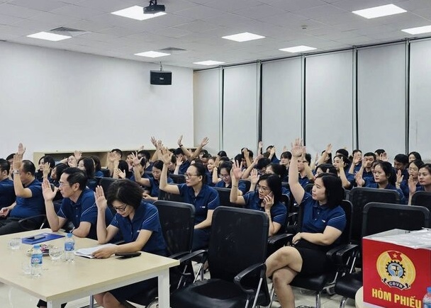 The MB Hai Duong Branch Trade Union Congress for the 2025-2030 term was attended by the Board of Directors and union members. Photo: MB Hai Duong Branch