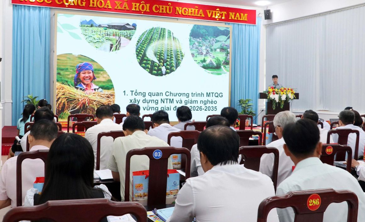 Cac dai bieu tham du hoi nghi. Anh: Phuong Anh