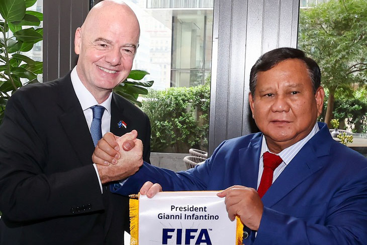 Indonesian President Prabowo Subianto (right) meets with FIFA President Infantino. Photo: FIFA
