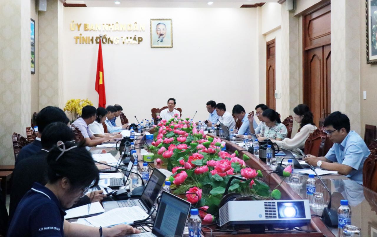 Vice Chairman of the People's Committee of Dong Thap province Nguyen Thanh Dieu chaired the meeting with Pacific Petroleum Import-Export Trading Joint Stock Company. Photo: Dong Thap Electronic Information Portal