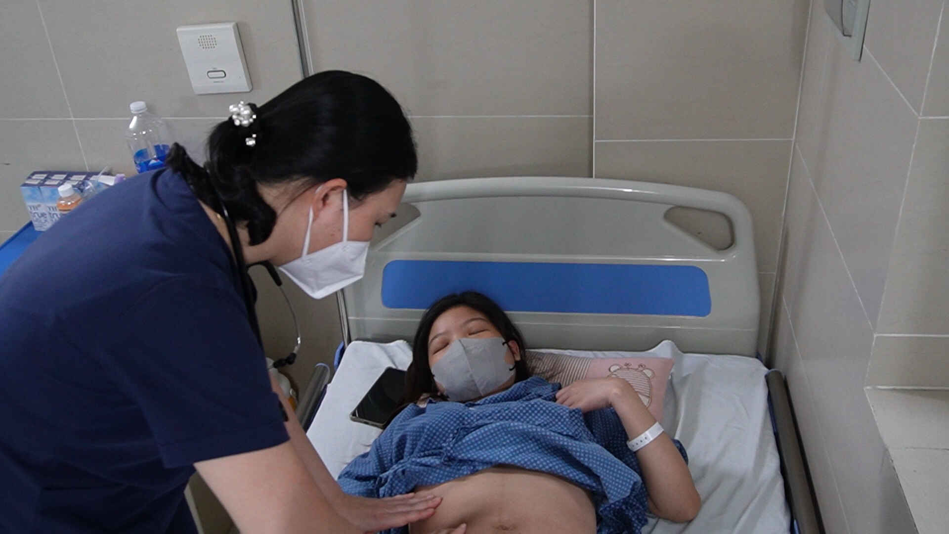 Une femme enceinte de 29 semaines atteinte de fievre hemorragique alerte sur le risque de complications en cas d'epidemie accrue