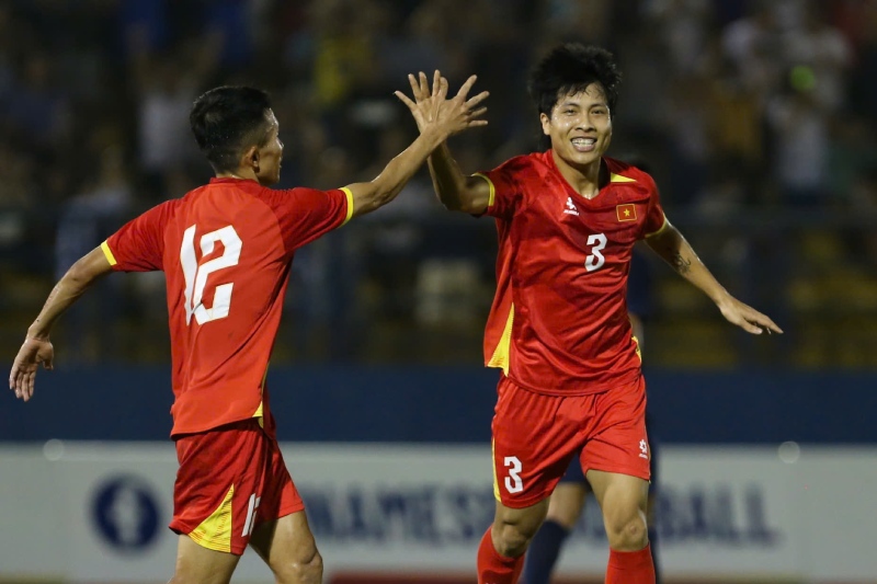 L'equipe vietnamienne a encore 4 matchs lors des eliminatoires de la Coupe d'Asie 2027. Photo : Minh Dan