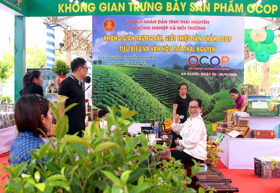 Tinh Thai Nguyen cung mang den Dien dan dac san tra nuc tieng thi truong trong va ngoai nuoc. Anh: Thanh Mai 