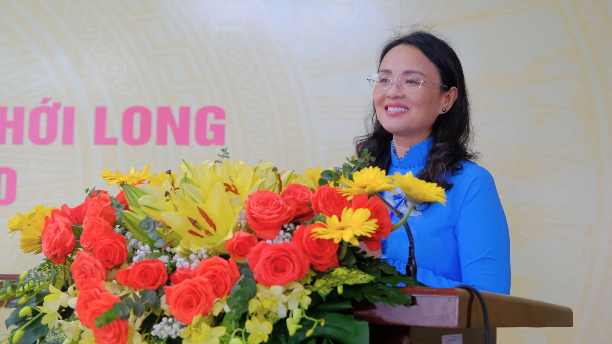 Ba Le Thi Suong Mai - Uy vien Ban Chap hanh Tong LDLD Viet Nam, Thanh uy vien, Pho Chu tich Uy ban MTTQ Viet Nam thanh pho, Chu tich LDLD TP Can Tho - phat bieu. Anh: My Ly