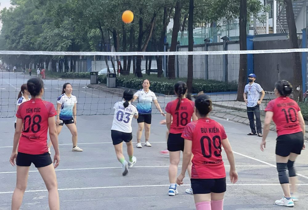 Female union members participating in the tournament. Photo: Thanh Hoa Trade Union