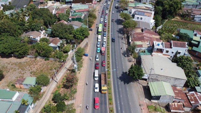 The Ministry of Construction responds to the decentralization to the commune level for national highway management. Photo: Anh Long