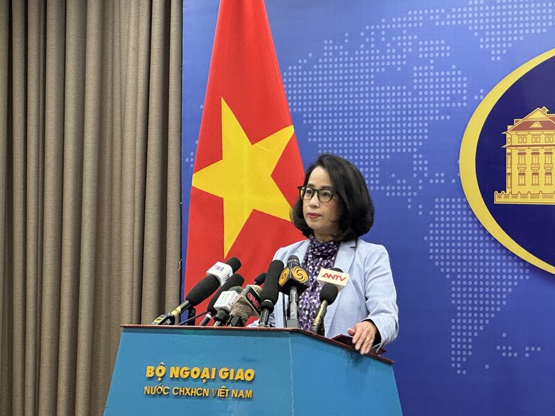According to Spokesperson of the Ministry of Foreign Affairs Pham Thu Hang, the Ministry of Foreign Affairs is actively implementing measures to support Vietnamese citizens and fishermen to avoid storm No. 9. Photo: Anh Vu