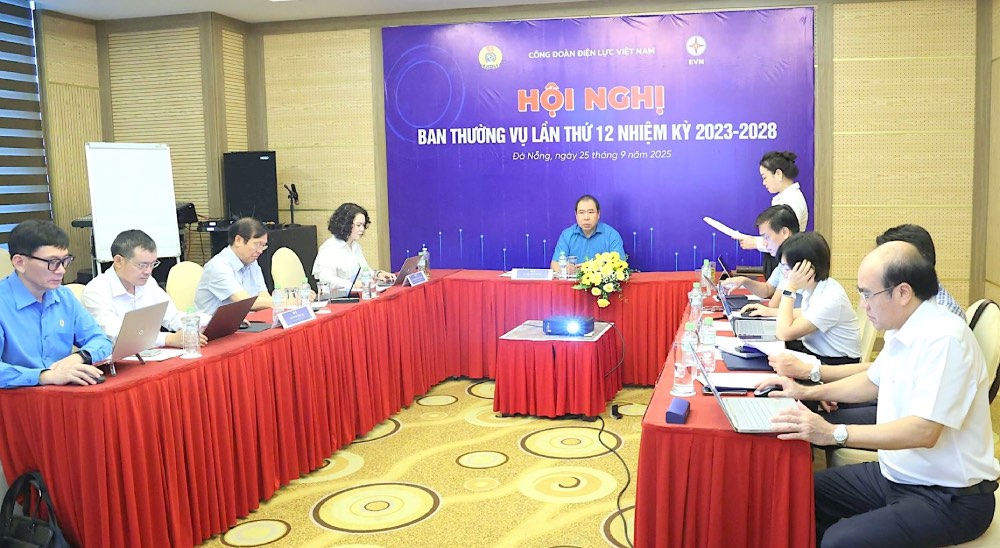 Scene of the 12th Conference of the Standing Committee of the Vietnam Electricity Trade Union, term VI, 2023 - 2028. Photo: Nguyen Luong