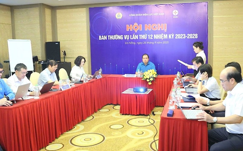 Scene of the 12th Conference of the Standing Committee of the Vietnam Electricity Trade Union, term VI, 2023 - 2028. Photo: Nguyen Luong