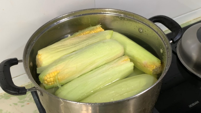 If properly preserved, you will always have corn at home to eat all year round. Photo: Nguyen Phuong